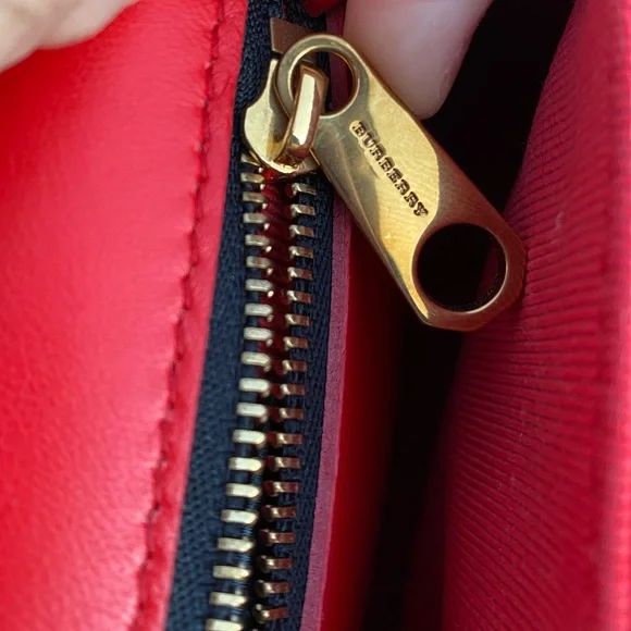 BURBERRY PATENT 1983 KNIGHT CHECK LINK SHOULDER BAG - Picture 6 of 12